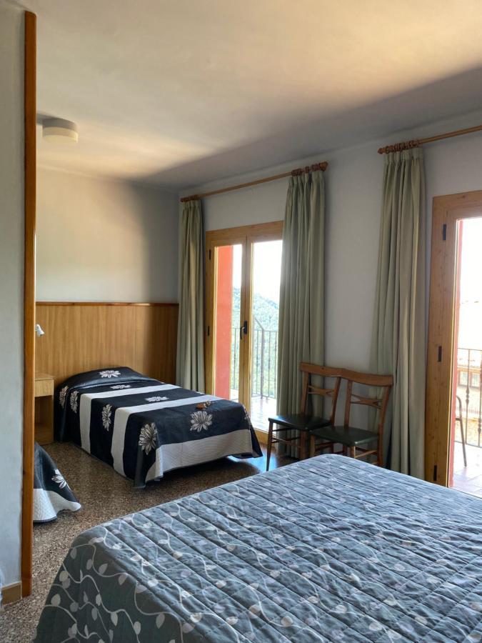 Hostal Alt Llobregat Кастеллар-де-Н'уг Экстерьер фото
